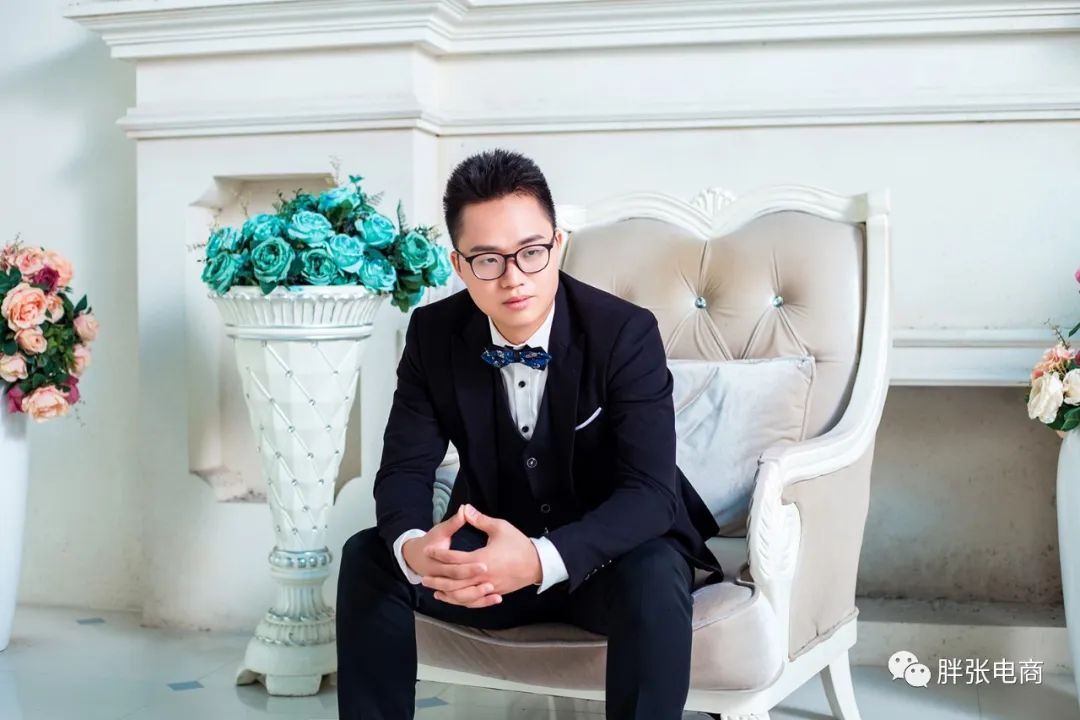 微商运营秘籍：公域揽客，私域深耕，以护肤品架通财富桥！